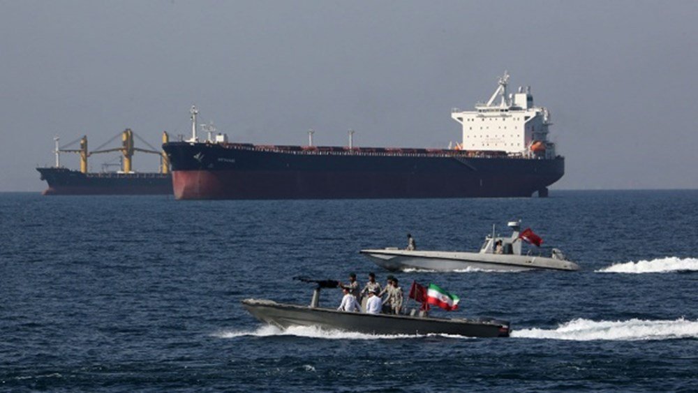 reuters:-Το-Ιράν-θέλει-να-ελέγχει-την-είσοδο-και-να-επιβλέπει-την-έξοδο-στο-Ορμούζ-–-Τι-συζητά-με-το-Ομάν