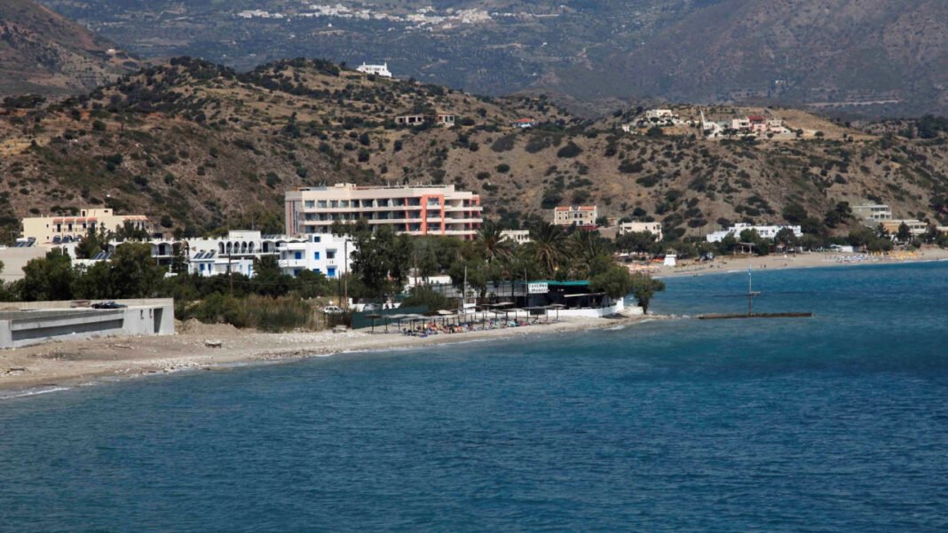 Ειδικό-Χωροταξικό-Πλαίσιο-για-τον-Τουρισμό:-Οι-νέοι-κανόνες-για-επενδύσεις,-νησιά-και-προορισμούς-υπό-πίεση