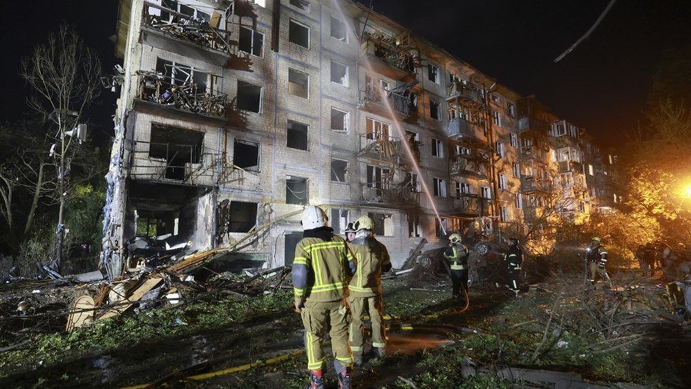 Ουκρανία: Τουλάχιστον 3 νεκροί, ανάμεσά τους ένα παιδί, από νέα ρωσική επίθεση στο Κίεβο Ουκρανία:-Τουλάχιστον-3-νεκροί,-ανάμεσά-τους-ένα-παιδί,-από-νέα-ρωσική-επίθεση-στο-Κίεβο