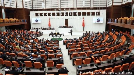Τουρκία: Ψηφίστηκε ο νόμος για τη λύση του Κουρδικού Τουρκία:-Ψηφίστηκε-ο-νόμος-για-τη-λύση-του-Κουρδικού