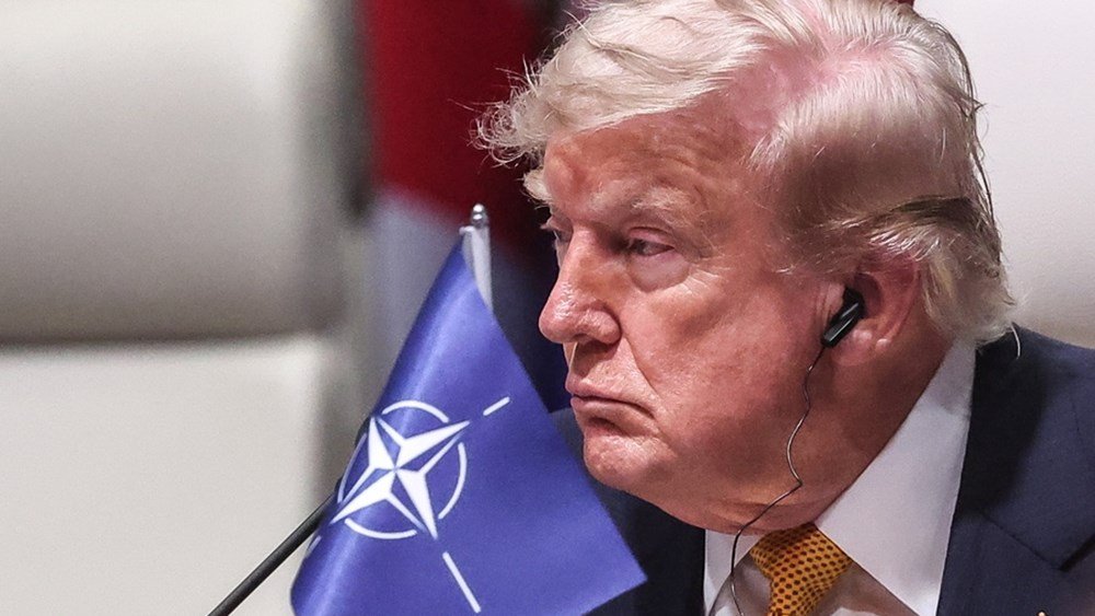 Μετά τη σύνοδο του nato ο Ντόναλντ Τραμπ άλλαξε αεροσκάφος εξαιτίας απειλών του Ιράν Μετά-τη-σύνοδο-του-nato-ο-Ντόναλντ-Τραμπ-άλλαξε-αεροσκάφος-εξαιτίας-απειλών-του-Ιράν