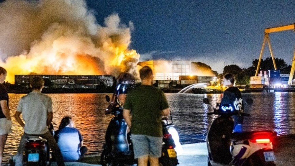 Έκρηξη σε διυλιστήριο στο λιμάνι του Ρότερνταμ – Ένας νεκρός και τραυματίες Έκρηξη-σε-διυλιστήριο-στο-λιμάνι-του-Ρότερνταμ-–-Ένας-νεκρός-και-τραυματίες