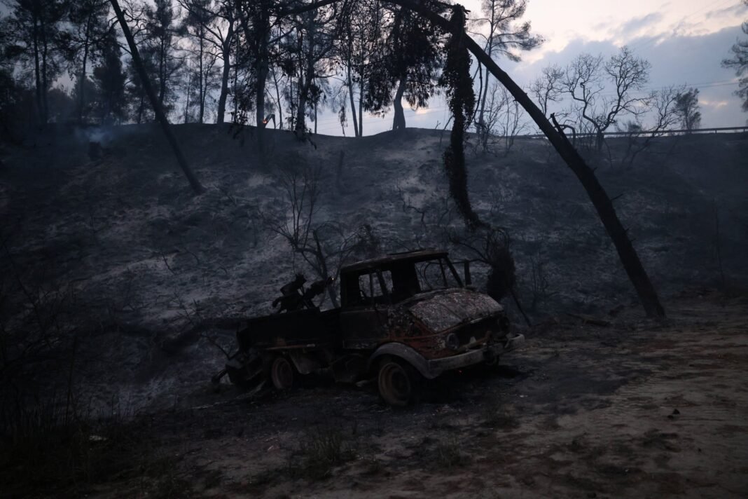 Χαλκιδική: Αγωνία στον τουριστική βιομηχανία των Βαλκανίων προκάλεσε η πυρκαγιά στη Σίβηρη Χαλκιδική:-Αγωνία-στον-τουριστική-βιομηχανία-των-Βαλκανίων-προκάλεσε-η-πυρκαγιά-στη-Σίβηρη