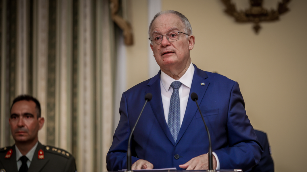 Τασούλας για Τσουκαλά: «Αποχαιρετούμε έναν από τους σημαντικότερους διανοητές της εποχής μας» Τασούλας-για-Τσουκαλά:-«Αποχαιρετούμε-έναν-από-τους-σημαντικότερους-διανοητές-της-εποχής-μας»