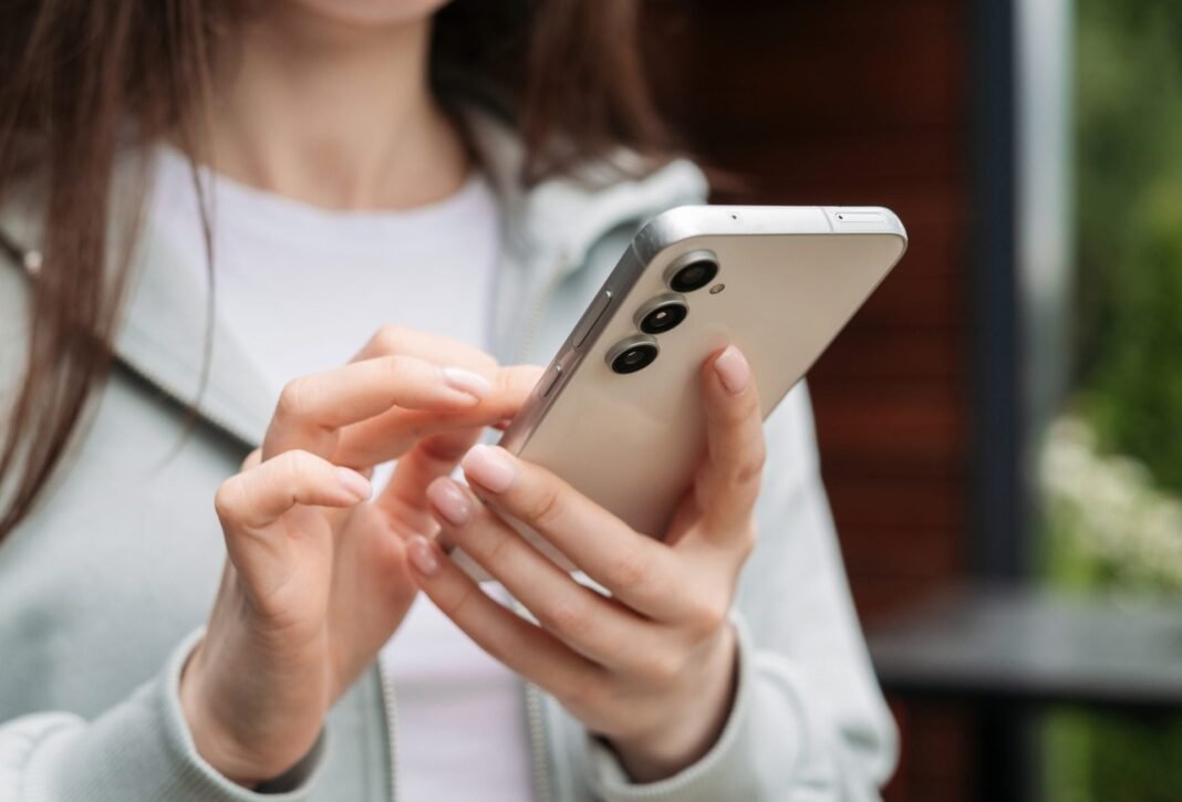 Αγορά smartphone από δεύτερο χέρι: Πώς να αποφύγετε τις παγίδες της αγοράς Αγορά-smartphone-από-δεύτερο-χέρι:-Πώς-να-αποφύγετε-τις-παγίδες-της-αγοράς