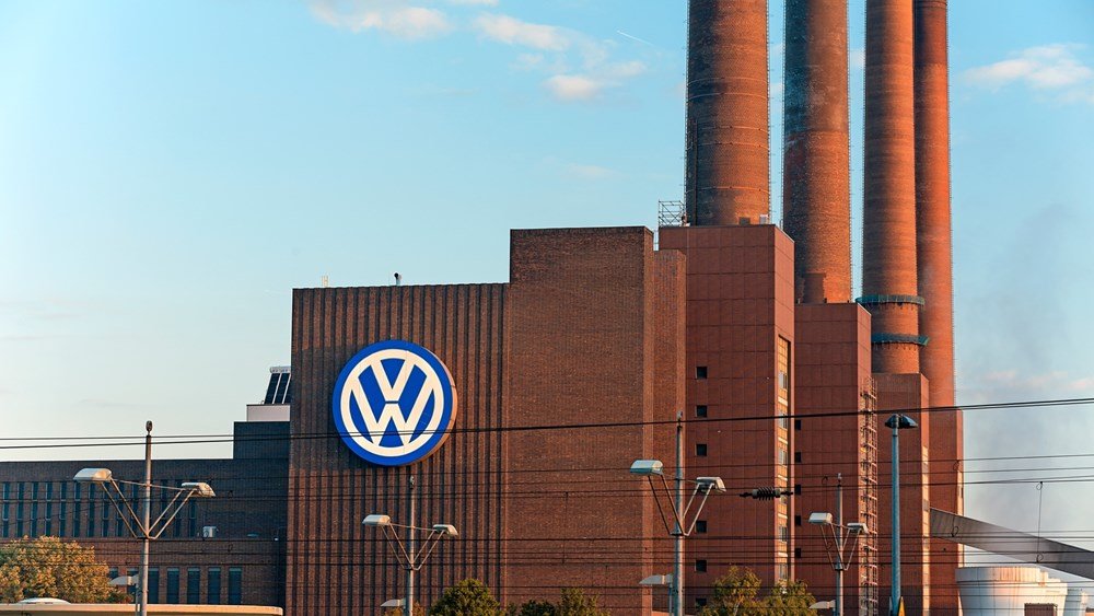 Volkswagen: 10.000 εργαζόμενοι αποδοκίμασαν τον CEO για το σχέδιο περικοπών έως 50.000 θέσεων volkswagen:-10000-εργαζόμενοι-αποδοκίμασαν-τον-ceo-για-το-σχέδιο-περικοπών-έως-50.000-θέσεων