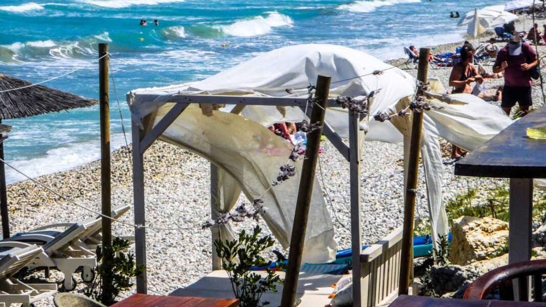 ΥΠΕΝ: Αναληθές ότι το νέο Ειδικό Χωροταξικό Πλαίσιο για τον Τουρισμό επιτρέπει τη δόμηση σε απόσταση 25 μέτρων ΥΠΕΝ:-Αναληθές-ότι-το-νέο-Ειδικό-Χωροταξικό-Πλαίσιο-για-τον-Τουρισμό-επιτρέπει-τη-δόμηση-σε-απόσταση-25-μέτρων