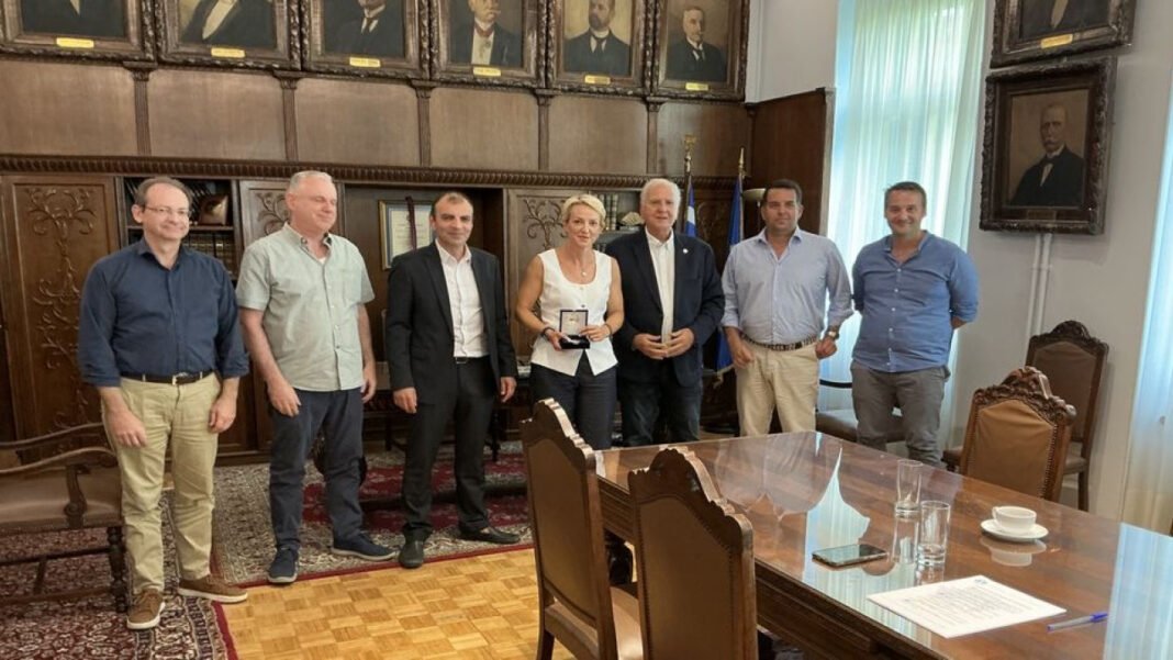 Επίσκεψη Αλεξάνδρας Σδούκου στον Εμπορικό Σύλλογο Αθηνών- Συζητήθηκαν τα προβλήματα στο λιανεμπόριο Επίσκεψη-Αλεξάνδρας-Σδούκου-στον-Εμπορικό-Σύλλογο-Αθηνών-Συζητήθηκαν-τα-προβλήματα-στο-λιανεμπόριο