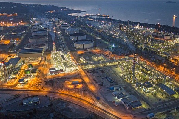 «Μην πυροβολείτε… τα διυλιστήρια» «Μην-πυροβολείτε…-τα-διυλιστήρια»