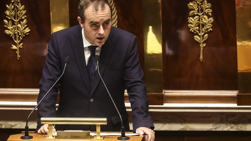 Γαλλία: “Καμπανάκι” Λεκορνί για πολιτική και οικονομική αστάθεια εάν δεν εγκριθεί ο επόμενος προϋπολογισμός Γαλλία:-“Καμπανάκι”-Λεκορνί-για-πολιτική-και-οικονομική-αστάθεια-εάν-δεν-εγκριθεί-ο-επόμενος-προϋπολογισμός