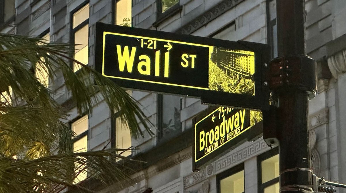 «Νευρικότητα» στη Wall Street λόγω της αβεβαιότητας για τη σύγκρουση στη Μέση Ανατολή