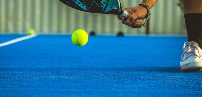 Padel: Πώς αναπτύσσεται η αγορά στην Ελλάδα – Οι επενδύσεις, τα κόστη και η επόμενη μέρα