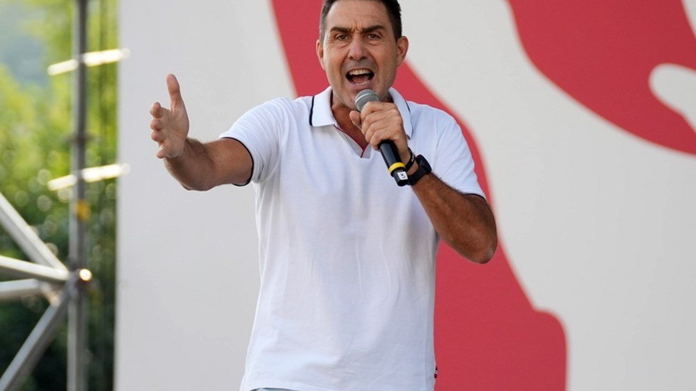 Ιταλία:-Έρευνα-σε-βάρος-του-αρχηγού-του-ακροδεξιού-κόμματος-“Εθνικό-Μέλλον”-για-το-εάν-στρατολογεί-στρατιωτικούς