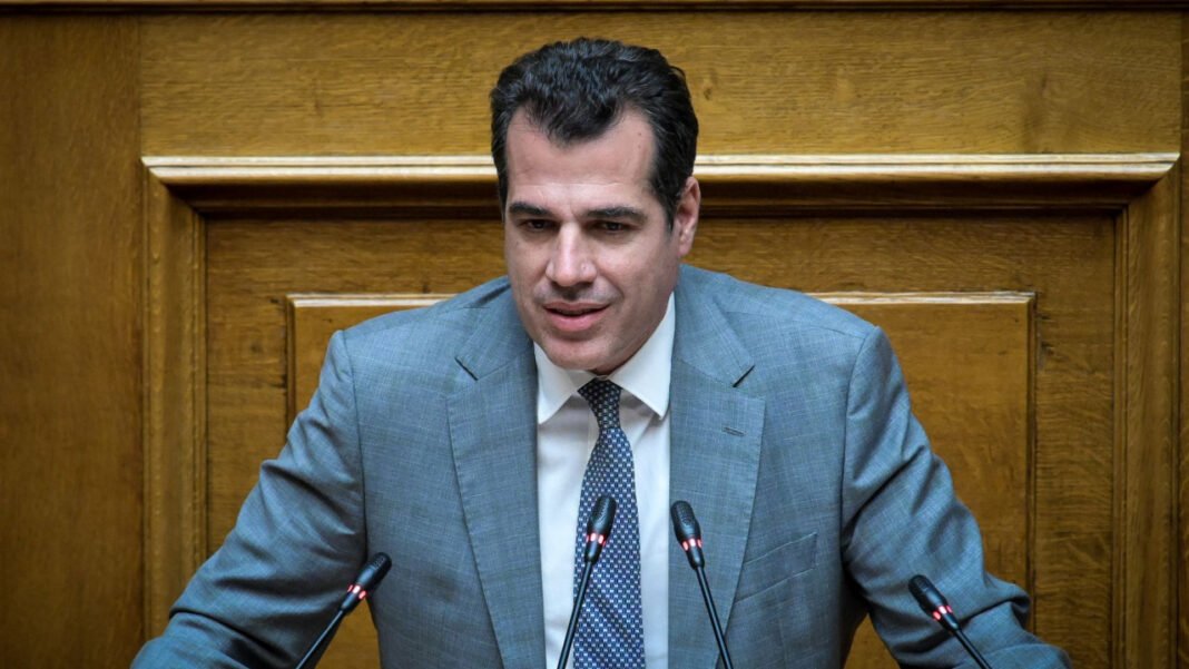 Πλεύρης-από-Κοπεγχάγη:-Στόχος-το-2027-να-λειτουργεί-return-hub-σε-χώρα-εκτός-ΕΕ