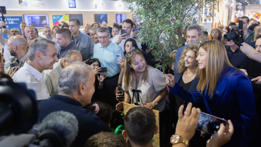 Σοφία Ζαχαράκη: «Το σχολείο του μέλλοντος δεν είναι μια υπόσχεση για το αύριο, το χτίζουμε σήμερα» Σοφία-Ζαχαράκη:-«Το-σχολείο-του-μέλλοντος-δεν-είναι-μια-υπόσχεση-για-το-αύριο,-το-χτίζουμε-σήμερα»