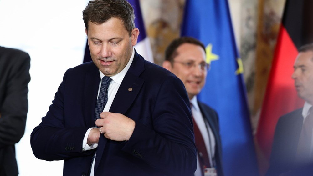 Λαρς Κλίνγκμπαϊλ: Η Γερμανία δεν μπορεί να υπερασπιστεί τον εαυτό της χωρίς να αναλάβει νέο χρέος Λαρς-Κλίνγκμπαϊλ:-Η-Γερμανία-δεν-μπορεί-να-υπερασπιστεί-τον-εαυτό-της-χωρίς-να-αναλάβει-νέο-χρέος