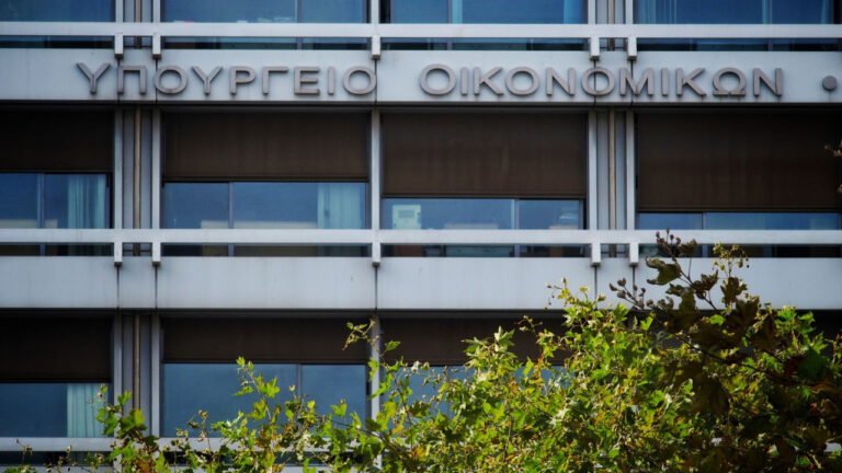 Πηγές-ΥΠΕΘΟ:-Το-πρόγραμμα-του-κ-Τσίπρα-κοστίζει-πάνω-από-e40-δισ-την-τετραετία-και-όχι-e7,5-δισ.