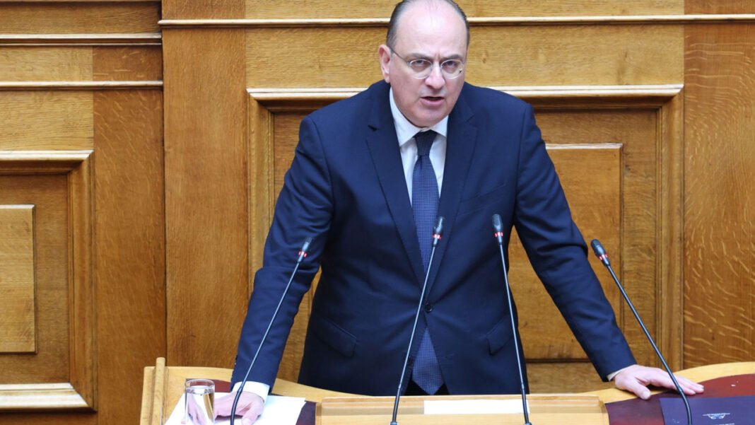 Βουλή: Αντικαταστάθηκε ο Λαζαρίδης από εισηγητής μετά τα πυρά σε συνεργάτη του Δένδια Βουλή:-Αντικαταστάθηκε-ο-Λαζαρίδης-από-εισηγητής-μετά-τα-πυρά-σε-συνεργάτη-του-Δένδια