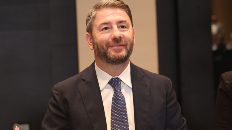 Το-«τετ-α-τετ»-Ανδρουλάκη-με-τους-δημοσιογράφους-–-Η-«Κυβερνησιμότητα»-του-ΠΑΣΟΚ-και-τα-7-πρώτα-νομοσχέδια