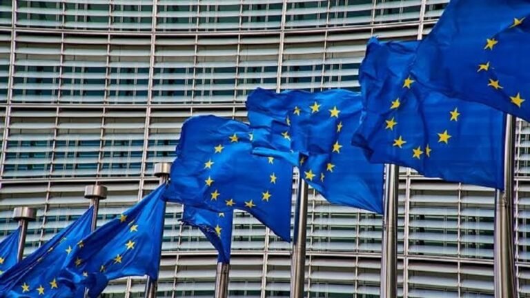 ΕΕ:-Αίρει-τις-κυρώσεις-κατά-των-Ουσμάνοφ-και-Φρίντμαν-που-συνδέονται-με-τη-Ρωσία-–-“Απαράδεκτη-κίνηση”-λέει-το-Κιέβο