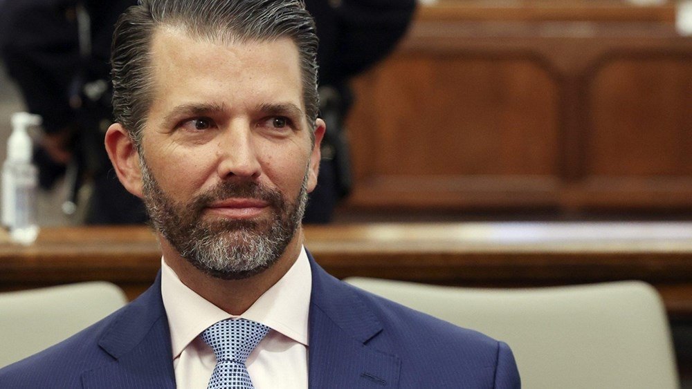 Ρεπουμπλικανός γερουσιαστής: Να γίνει έρευνα για τον γάμο του Ντόναλντ Τραμπ Τζούνιορ και για το “γαμήλιο δώρο” που έλαβε από Ρώσο ολιγάρχη Ρεπουμπλικανός-γερουσιαστής:-Να-γίνει-έρευνα-για-τον-γάμο-του-Ντόναλντ-Τραμπ-Τζούνιορ-και-για-το-“γαμήλιο-δώρο”-που-έλαβε-από-Ρώσο-ολιγάρχη