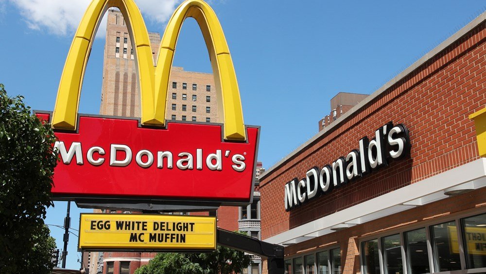 McDonald’s: Βουτιά 31% στη μετοχή από τα υψηλά Φεβρουαρίου – Οι αντιδράσεις για τις τιμές των Big Mac και το πλάνο “επανόδου” mcdonald’s:-Βουτιά-31%-στη-μετοχή-από-τα-υψηλά-Φεβρουαρίου-–-Οι-αντιδράσεις-για-τις-τιμές-των-big-mac-και-το-πλάνο-“επανόδου”