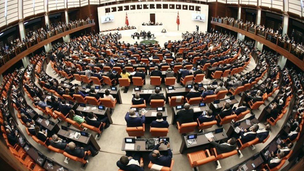 Τουρκία: Παραιτήθηκε αντιπρόεδρος του κόμματος Ερντογάν έπειτα από κατηγορίες για συναλλαγές εν μέσω κρίσης χρηματοδότησης Τουρκία:-Παραιτήθηκε-αντιπρόεδρος-του-κόμματος-Ερντογάν έπειτα-από-κατηγορίες-για-συναλλαγές-εν-μέσω-κρίσης-χρηματοδότησης