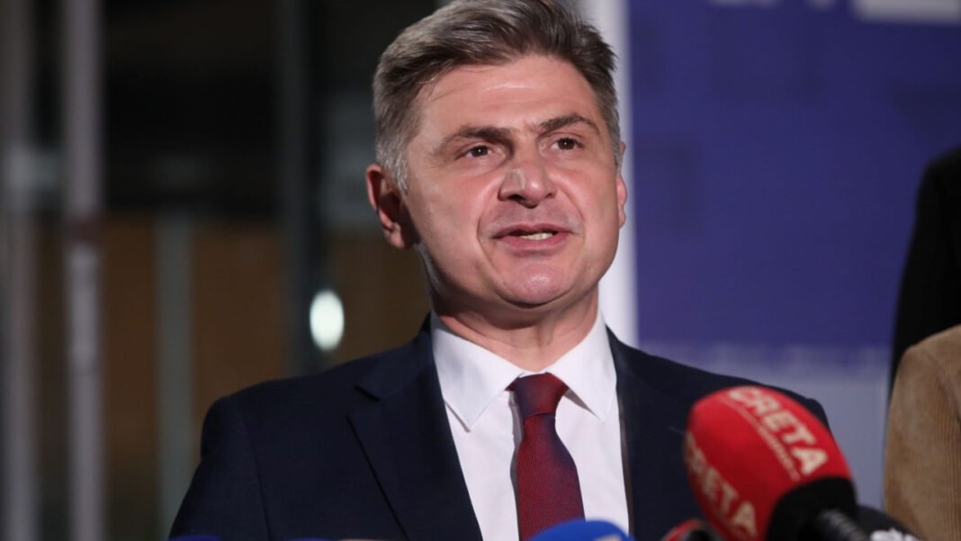 Φαραντούρης στον ΣΚΑΪ: Ό,τι είπα για τη Σδούκου ισχύει στο ακέραιο, έχει κλείσει το θέμα Φαραντούρης-στον-ΣΚΑΪ:-Ό,τι-είπα-για-τη-Σδούκου-ισχύει-στο-ακέραιο,-έχει-κλείσει-το-θέμα