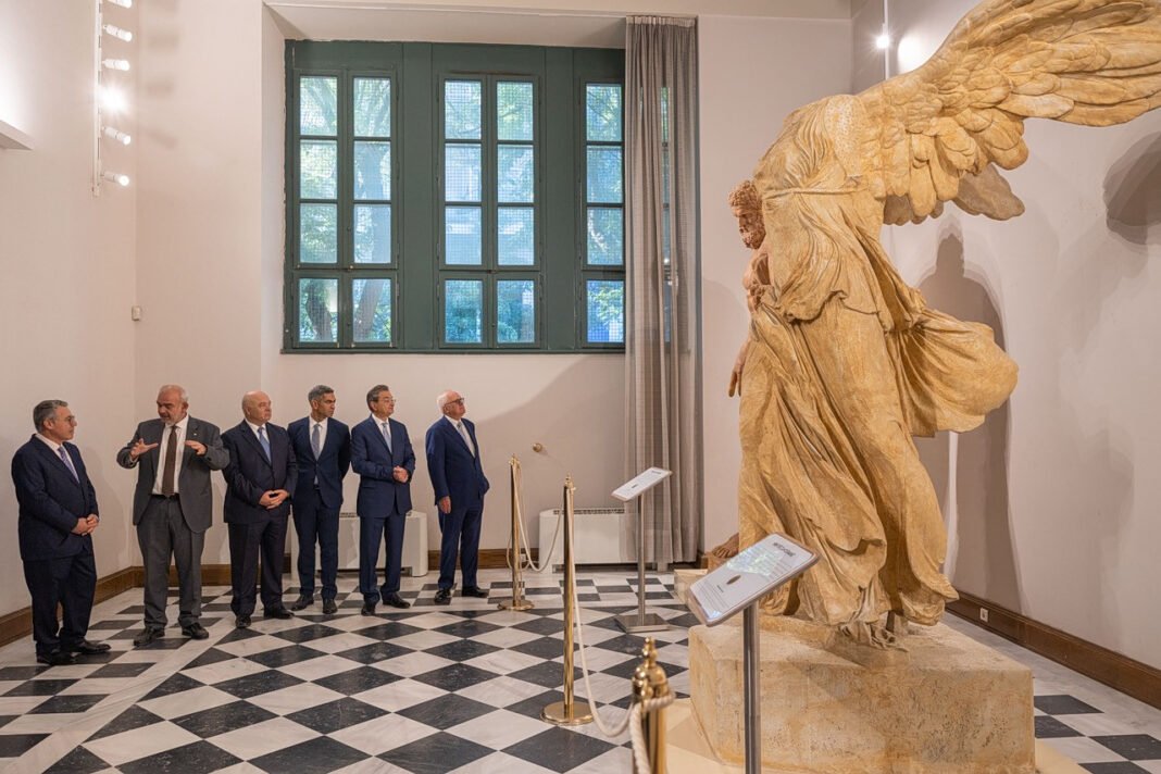 ΕΜΠ: Δωρεά των τεσσάρων συστημικών στο Ίδρυμα ΕΜΠ:-Δωρεά-των-τεσσάρων-συστημικών-στο-Ίδρυμα