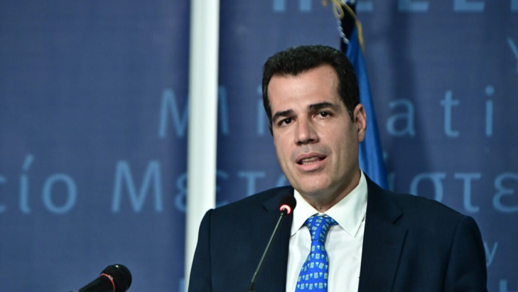 Πλεύρης στο Politico: Έως το 2027 ο πρώτος κόμβος επιστροφών μεταναστών σε τρίτη χώρα Πλεύρης-στο-politico:-Έως-το-2027-ο-πρώτος-κόμβος-επιστροφών-μεταναστών-σε-τρίτη-χώρα