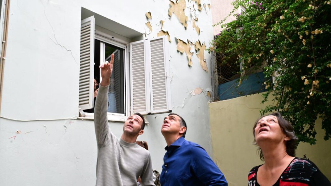 Επίσκεψη Τσίπρα στην Κυψέλη: «Με την ασφάλεια των πολιτών δεν μπορούμε να παίζουμε» Επίσκεψη-Τσίπρα-στην-Κυψέλη:-«Με-την-ασφάλεια-των-πολιτών-δεν-μπορούμε-να-παίζουμε»
