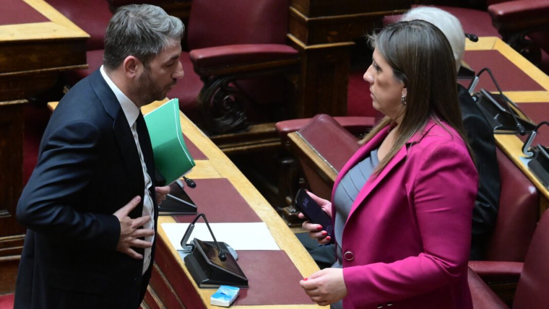 Χαμός-στη-Βουλή-με-την-Κωνσταντοπούλου:-Μίλησε-για-σχέσεις-ΝΔ-–-ΠΑΣΟΚ,-επειδή-Σχοινάς,-Ανδρουλάκης-κάθισαν-δίπλα-σε-αγώνα-του-ΠΑΟ