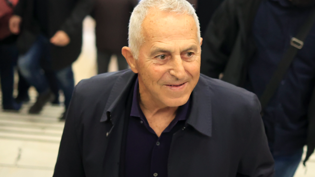 Η επίσημη προσχώρηση του Ευάγγελου Αποστολάκη στο ΠΑΣΟΚ ανοίγει τον χορό των μεταγραφών Η-επίσημη-προσχώρηση-του-Ευάγγελου-Αποστολάκη-στο-ΠΑΣΟΚ-ανοίγει-τον-χορό-των-μεταγραφών