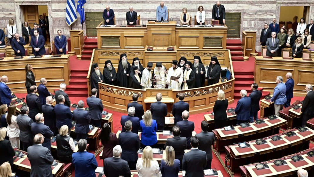 Βουλή: Έναρξη της νέας τακτικής Συνόδου με τον καθιερωμένο αγιασμό – Δείτε φωτογραφίες Βουλή:-Έναρξη-της-νέας-τακτικής-Συνόδου-με-τον-καθιερωμένο-αγιασμό-–-Δείτε-φωτογραφίες