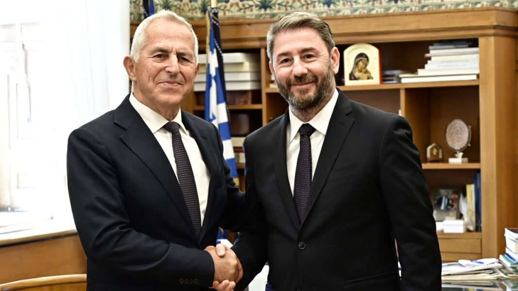 Ο Νίκος Ανδρουλάκης καλωσόρισε τον Ευάγγελο Αποστολάκη στην ΚΟ του ΠΑΣΟΚ Ο-Νίκος-Ανδρουλάκης-καλωσόρισε-τον-Ευάγγελο-Αποστολάκη-στην-ΚΟ-του-ΠΑΣΟΚ