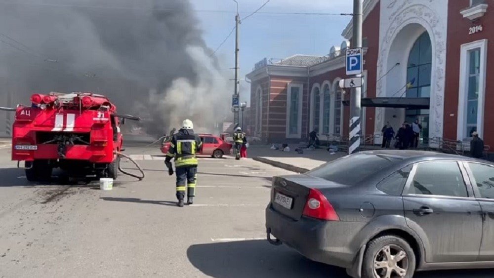 Ουκρανία: Δώδεκα νεκροί από ρωσικό πλήγμα σε λεωφορείο Ουκρανία:-Δώδεκα-νεκροί-από-ρωσικό-πλήγμα-σε-λεωφορείο