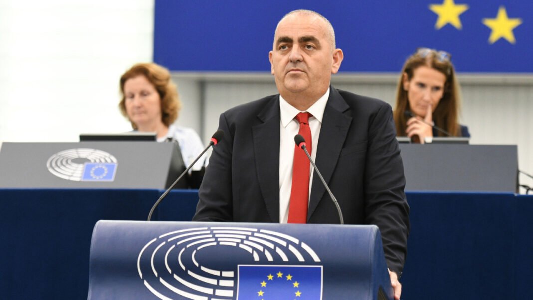 Μπελέρης στο Ευρωκοινοβούλιο: «Η Ελλάδα δεν διαπραγματεύεται την κυριαρχία της και δεν εκβιάζεται» Μπελέρης-στο-Ευρωκοινοβούλιο:-«Η-Ελλάδα-δεν-διαπραγματεύεται-την-κυριαρχία-της-και-δεν-εκβιάζεται»