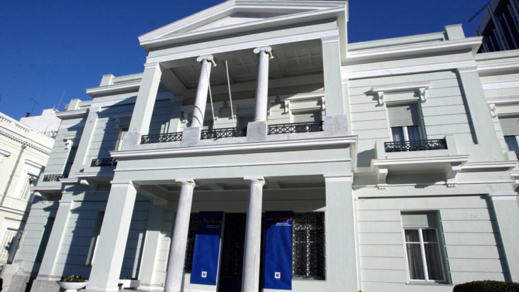 ΥΠΕΞ: Η Ελλάδα καταδικάζει απερίφραστα τις επιθέσεις των Χούθι σε αεροδρόμια της Σαουδικής Αραβίας ΥΠΕΞ:-Η-Ελλάδα-καταδικάζει-απερίφραστα-τις-επιθέσεις-των-Χούθι-σε-αεροδρόμια-της-Σαουδικής-Αραβίας