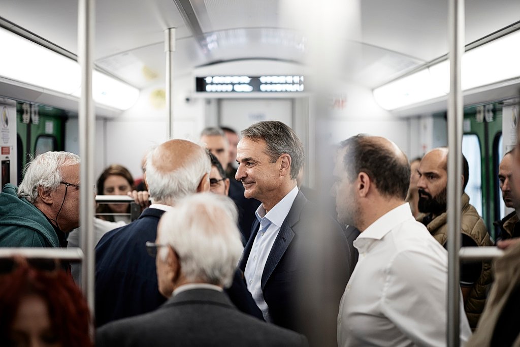 Μητσοτάκης: Αλλάζει η εικόνα του Ηλεκτρικού με 14 ανακατασκευασμένους συρμούς Μητσοτάκης:-Αλλάζει-η-εικόνα-του-Ηλεκτρικού-με-14-ανακατασκευασμένους-συρμούς