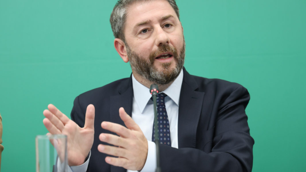 Ανδρουλάκης: «Τα προφανή δεν χρειάζονται ερμηνεία, ούτε πώς οργανώνονται οι επιθέσεις εις βάρος του ΠΑΣΟΚ» Ανδρουλάκης:-«Τα-προφανή-δεν-χρειάζονται-ερμηνεία,-ούτε-πώς-οργανώνονται-οι-επιθέσεις-εις-βάρος-του-ΠΑΣΟΚ»