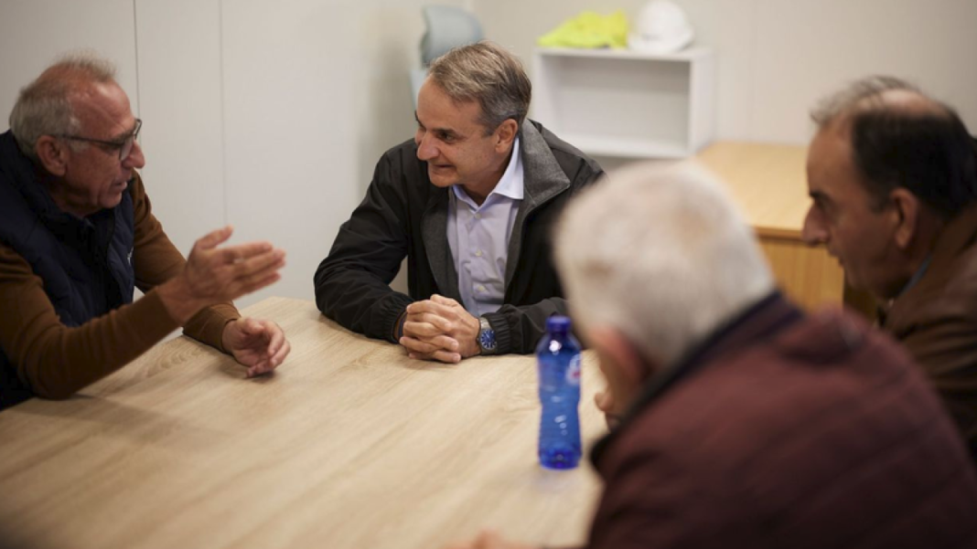 Συνάντηση Μητσοτάκη με αγρότες: Αφορολόγητο πετρέλαιο στην αντλία από 1η Νοεμβρίου – Πρώτη προτεραιότητα το ζήτημα του ΟΣΔΕ Συνάντηση-Μητσοτάκη-με-αγρότες:-Αφορολόγητο-πετρέλαιο-στην-αντλία-από-1η-Νοεμβρίου-–-Πρώτη-προτεραιότητα-το-ζήτημα-του-ΟΣΔΕ