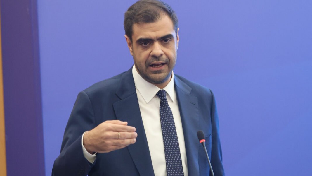 Παύλος Μαρινάκης: Επίδομα θέρμανσης έως 1.560 ευρώ και μειώσεις στα καύσιμα – Έως 240.000 σχολικά γεύματα την ημέρα Παύλος-Μαρινάκης:-Επίδομα-θέρμανσης-έως-1560-ευρώ-και-μειώσεις-στα-καύσιμα-–-Έως-240.000-σχολικά-γεύματα-την-ημέρα