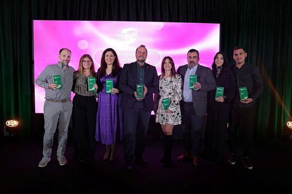 Coca-Cola Τρία Έψιλον: Αναδείχτηκε «Environmental Team of the Year» για τη στρατηγική της στη βιώσιμη ανάπτυξη coca-cola-Τρία-Έψιλον:-Αναδείχτηκε-«environmental-team-of-the-year»-για-τη-στρατηγική-της-στη-βιώσιμη-ανάπτυξη