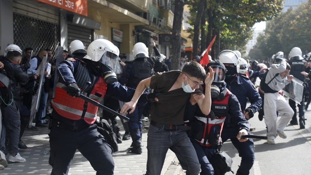Αλβανία: Με επεισόδια ξεκίνησε η έκτη ημέρα κινητοποιήσεων στα Τίρανα Αλβανία:-Με-επεισόδια-ξεκίνησε-η-έκτη-ημέρα-κινητοποιήσεων-στα-Τίρανα