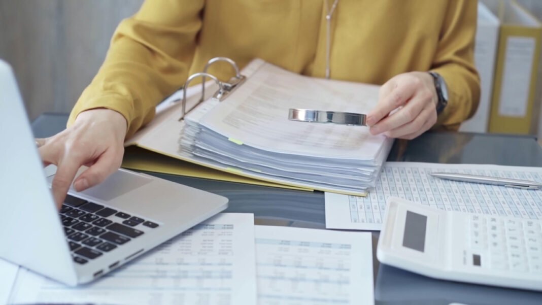 Σε δημόσια διαβούλευση το φορολογικό νομοσχέδιο: Μειώσεις φόρων, ενισχύσεις συνταξιούχων και μέτρα για το στεγαστικό Σε-δημόσια-διαβούλευση-το-φορολογικό-νομοσχέδιο:-Μειώσεις-φόρων,-ενισχύσεις-συνταξιούχων-και-μέτρα-για-το-στεγαστικό