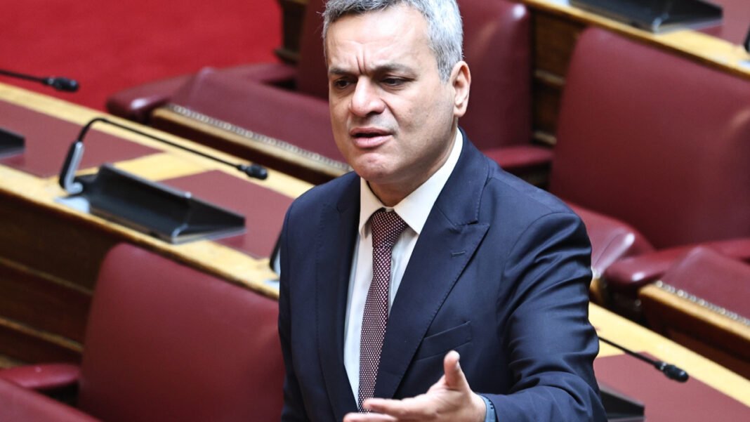 Παραιτείται από τη βουλευτική του έδρα ο Χάρης Μαμουλάκης – Κατευθύνεται προς ΕΛΑΣ Παραιτείται-από-τη-βουλευτική-του-έδρα-ο-Χάρης-Μαμουλάκης-–-Κατευθύνεται-προς-ΕΛΑΣ
