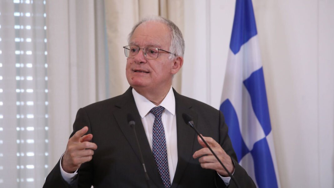 Ο Τασούλας απένειμε τα διπλώματα στους υποψήφιους ακολούθους πρεσβείας: «Θα είστε η εικόνα της Ελλάδας» Ο-Τασούλας-απένειμε-τα-διπλώματα-στους-υποψήφιους-ακολούθους-πρεσβείας:-«Θα-είστε-η-εικόνα-της-Ελλάδας»