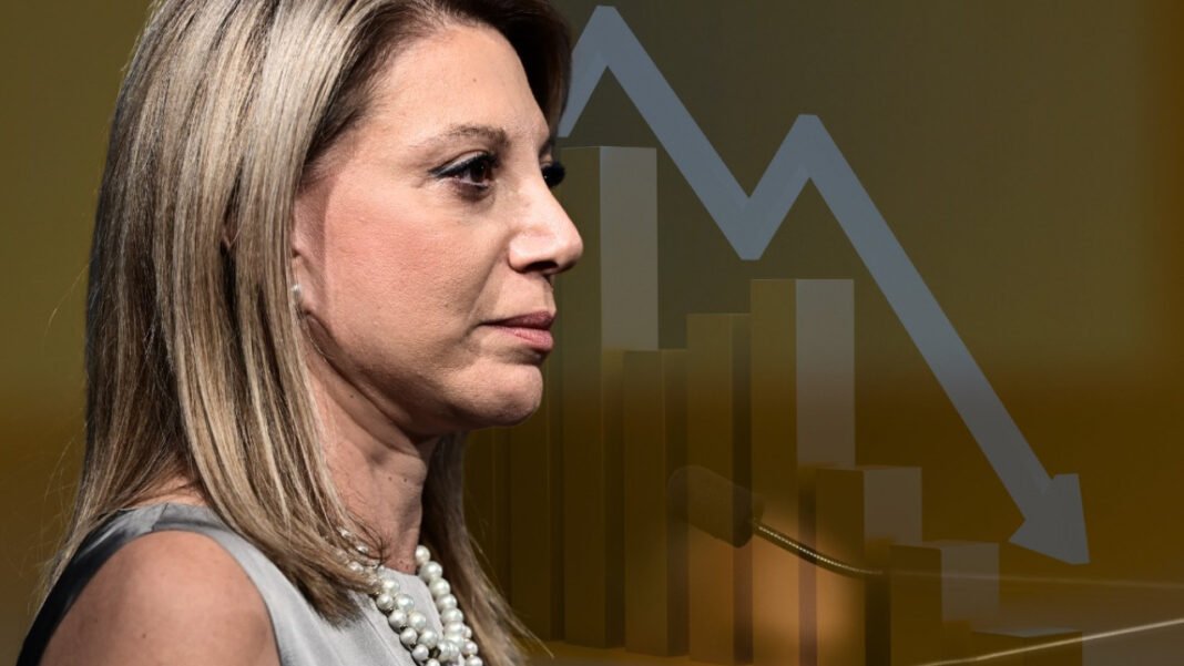 Από το 9,5% στο 5%: Γιατί υποχωρεί το κόμμα της Μαρίας Καρυστιανού Από-το-9,5%-στο-5%:-Γιατί-υποχωρεί-το-κόμμα-της-Μαρίας-Καρυστιανού