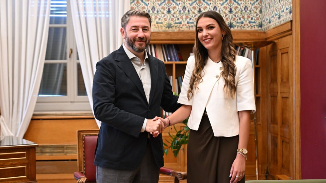 Και-επίσημα-στο-ΠΑΣΟΚ-η-Μυρτώ-Κοροβέση