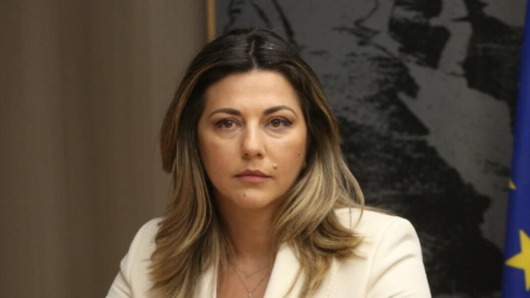 Επικοινωνία Ζαχαράκη με τον Πατριάρχη Ιεροσολύμων μετά την αιματηρή επίθεση σε ελληνορθόδοξο ναό στην Ιορδανία Επικοινωνία-Ζαχαράκη-με-τον-Πατριάρχη-Ιεροσολύμων-μετά-την-αιματηρή-επίθεση-σε-ελληνορθόδοξο-ναό-στην-Ιορδανία